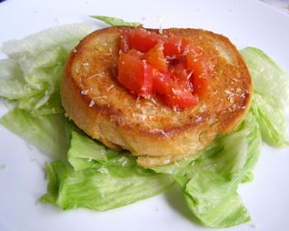 Жареные бутерброды с помидорами и сыром