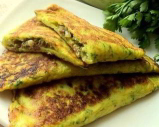 Чебуреки из кабачка с куриной начинкой