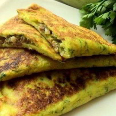 Чебуреки из кабачка с куриной начинкой