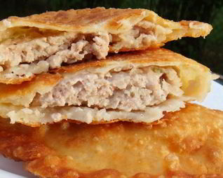 Чебуреки на кефире с мясным фаршем