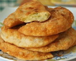 Чебуреки с картофелем и твердым сыром