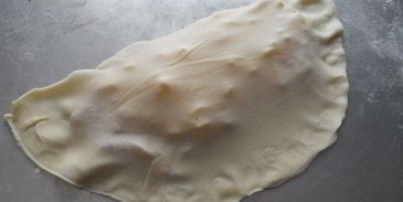 чебуреки с куриным фаршем и сыром