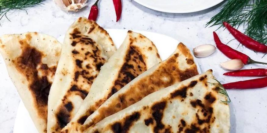 Рецепт чебуреков с мясом и сыром