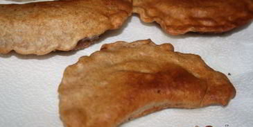 цельнозерновые чебуреки с начинкой из говядины и шампиньонов