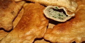 цельнозерновые чебуреки с начинкой из говядины и шампиньонов