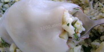 фаршированные кальмары с рисом и яйцом