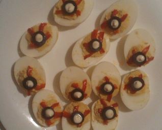 Фаршированные яйца Глаза монстра