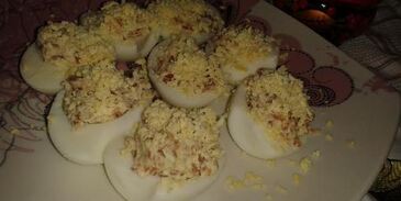 фаршированные яйца перекус