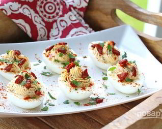 Фаршированные яйца по-испански