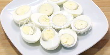 фаршированные яйца с икорно-горчичной начинкой