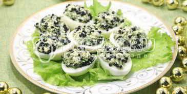 фаршированные яйца с икорно-горчичной начинкой