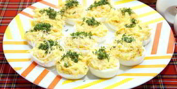 фаршированные яйца с сыром