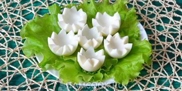 фаршированные яйца цыплята