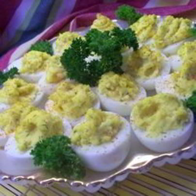Пикантные фаршированные яйца