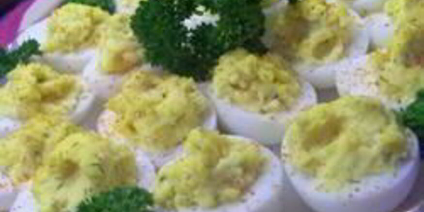 Рецепт пикантных фаршированных яиц