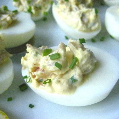 Яйца, фаршированные крабовым мясом