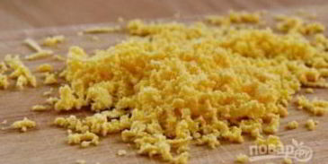 яйца, фаршированные крабовыми палочками и огурцом