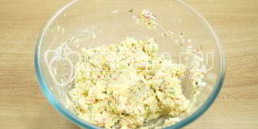 яйца фаршированные крабовыми палочками