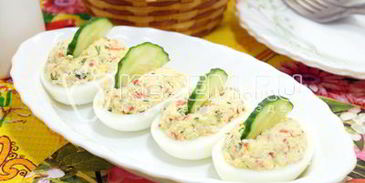 яйца фаршированные крабовыми палочками
