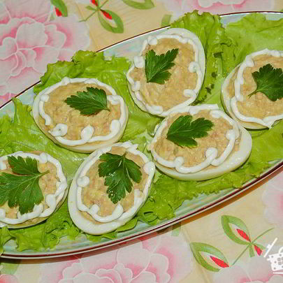 Яйца, фаршированные печенью трески