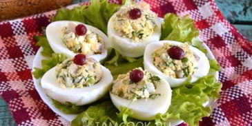 яйца, фаршированные сельдью с горчичной заправкой