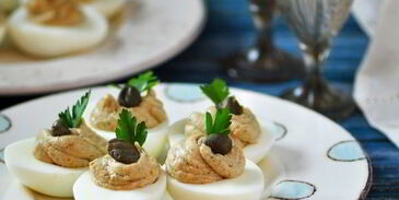 яйца, фаршированные шпротами