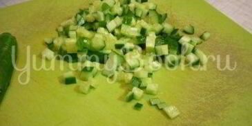 яйца, фаршированные тунцом и свежим огурцом