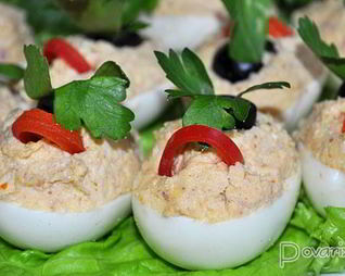 Яйца, фаршированные ветчиной