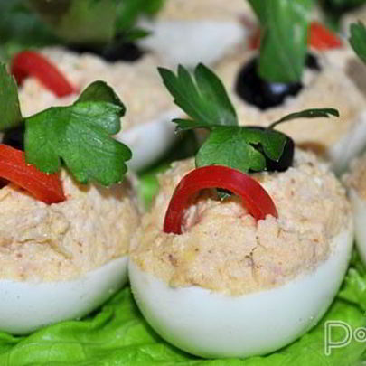 Яйца, фаршированные ветчиной