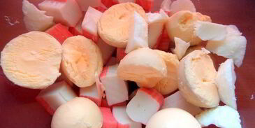 запеченные фаршированные яйца