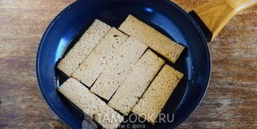 чесночные гренки из черного хлеба