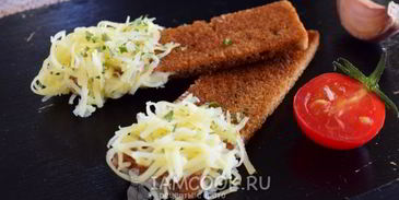 чесночные гренки из черного хлеба