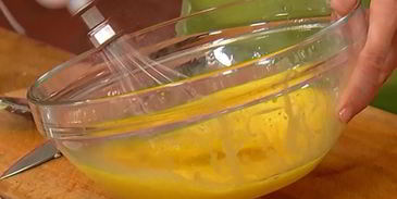 французские гренки с сушеной вишней и курагой