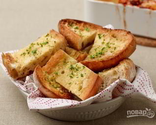 Гренки из белого хлеба с чесноком