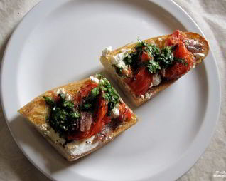 Гренки с анчоусами