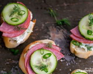 Гренки с колбасой