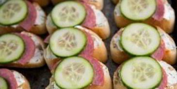 гренки с колбасой