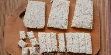 гренки с крабово-креветочной пастой