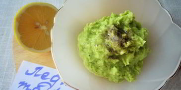 гренки с паштетом из авокадо