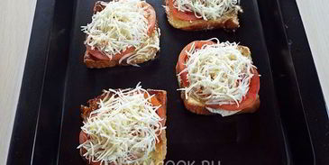 гренки с помидорами и сыром