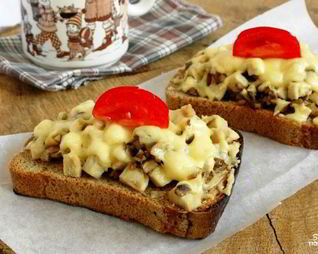 Гренки с шампиньонами