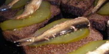 гренки с шпротами