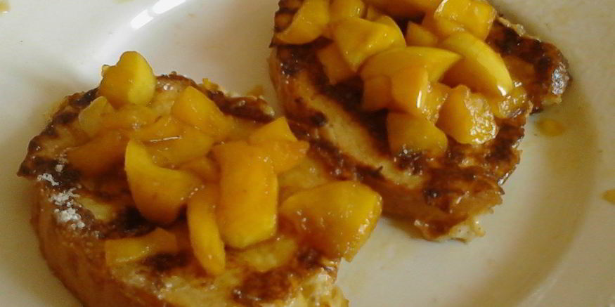 Рецепт гренков с тушеными яблоками