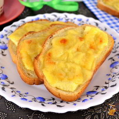 Гренки с яблоком и сыром