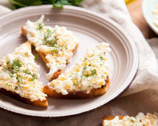 Гренки с яйцом