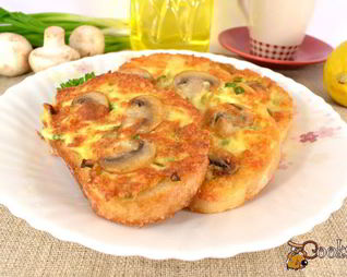 Сырные гренки с припеком из шампиньонов