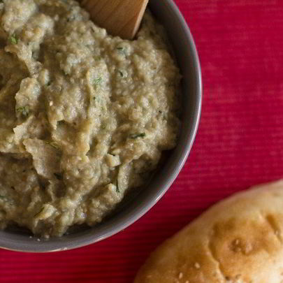 Икра из баклажанов с зеленью и оливковым маслом