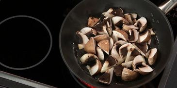 икра из печеных овощей и жареных грибов