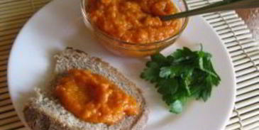 икра кабачковая с томатной пастой и чесноком
