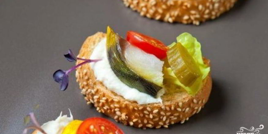 Рецепт канапе из скумбрии